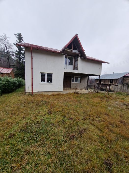 Casa 5 camere Soveja
