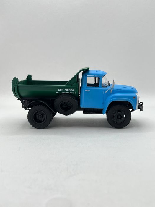 Модель ЗИЛ-130-ММЗ-555 Масштаб 1/35