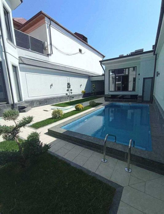 Продам евро дом на участке (5 соток)в центре Луначарского.