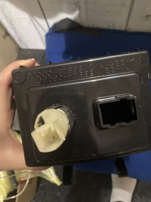 Бардачок камри 40