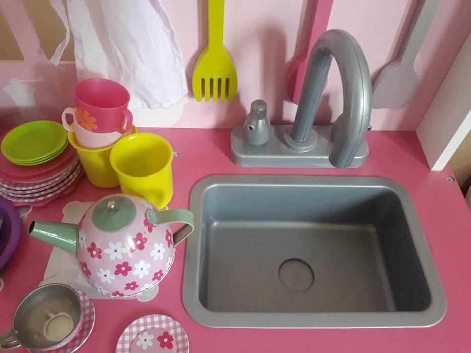 Детска дървена кухня