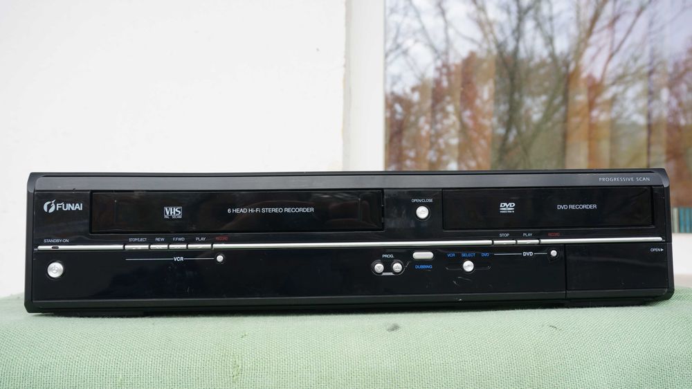 DVD recorder Combo cu VHS FUNAI model WD6D Pal/Secam si HDMI stereo Hi-Fi