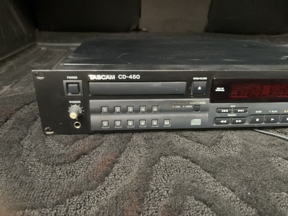 Проигрыватель Cd . Tascam CD-450.