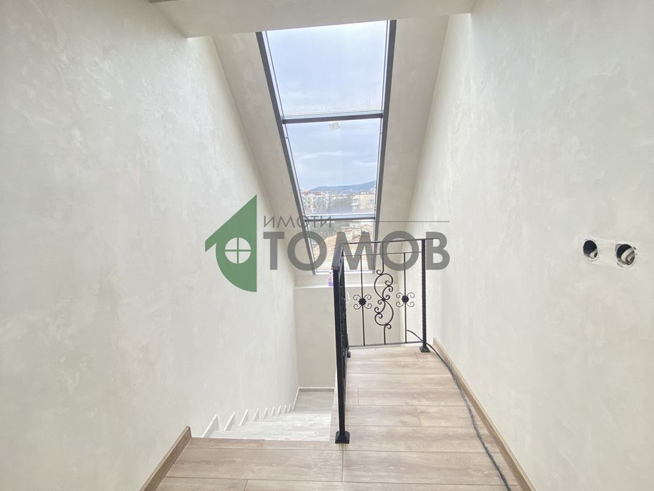 Продава се Тристаен апартамент в Шумен, Център - 129 кв.м за 1500 €/кв.м - Снимка #9