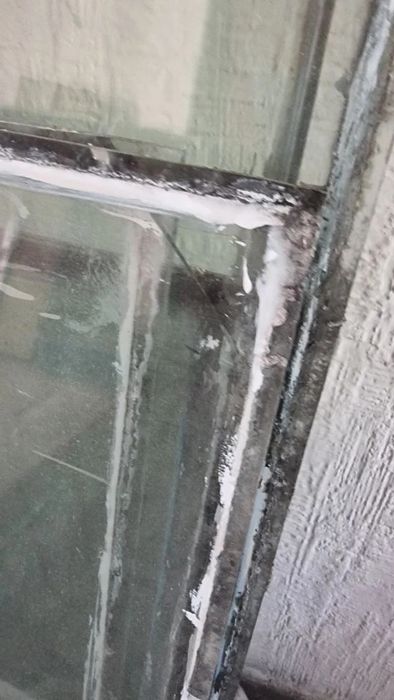 Стёкла оконные отдам