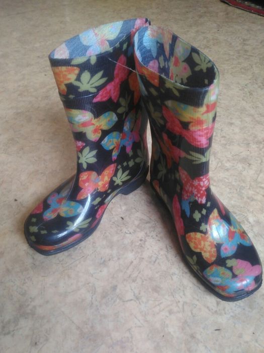 Резиновые сапоги. Новые.
