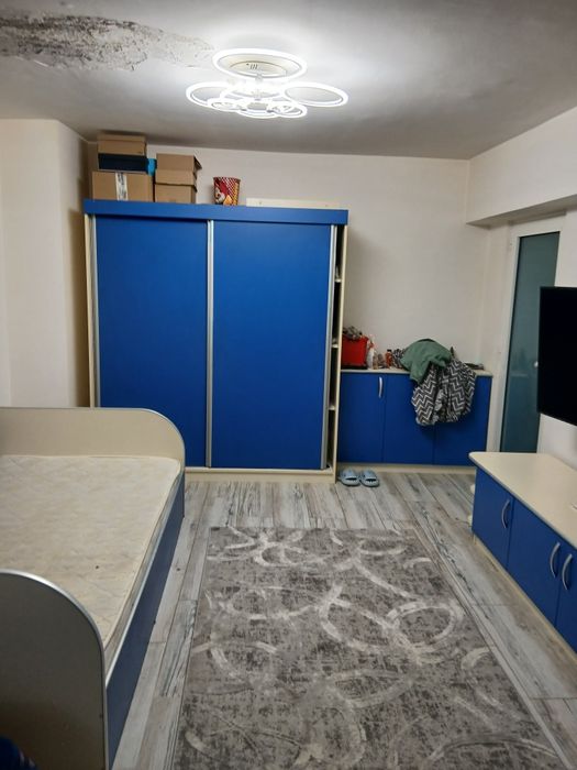 Camera tineret pal melaminat crem si albastru