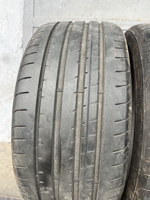 2 бр. летни гуми 235/35/19 GoodYear DOT 0618 5 mm