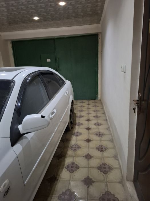 Ховли сотилади!!!