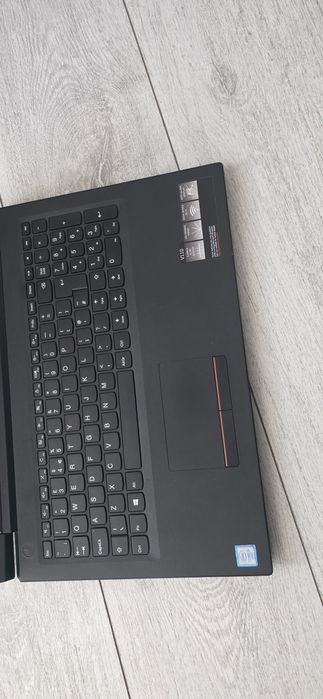 Laptop Lenovo arata ca nou