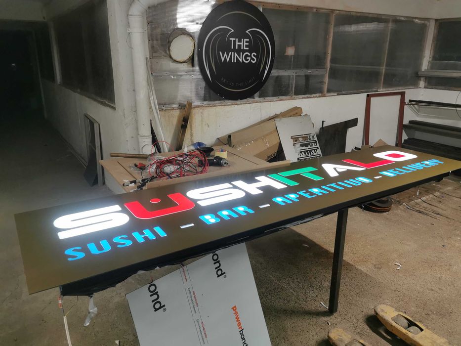 Gravura/Debitare Laser, Litere Volumetrice și Casete Luminoase Pentru Afacerea Ta