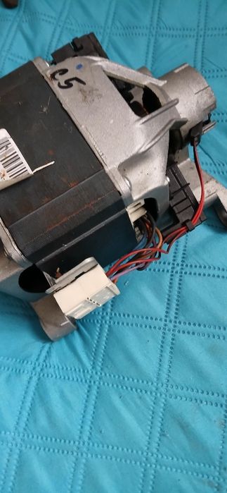 Motor mașină de spălat