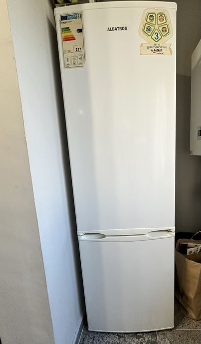 Frigider + congelator in stare foarte buna