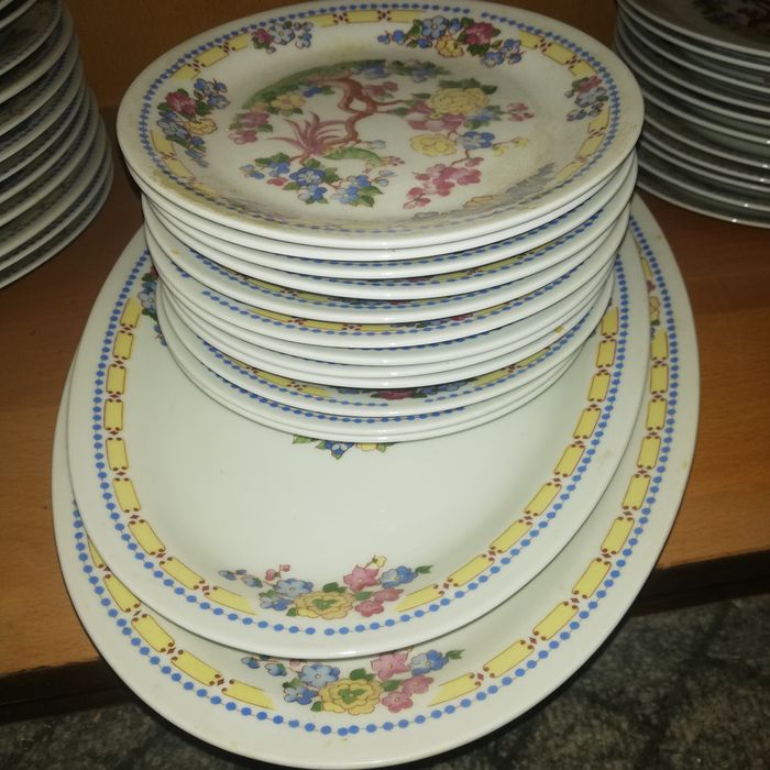 Сервиз столовый  фарфоровый