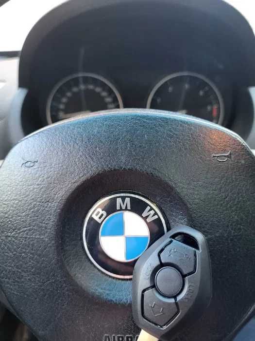 Copiere chei auto Deblocare auto Chei Auto Pierdute
