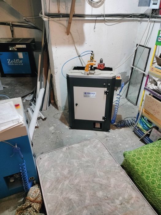 Vând utilaje pentru tâmplărie PVC