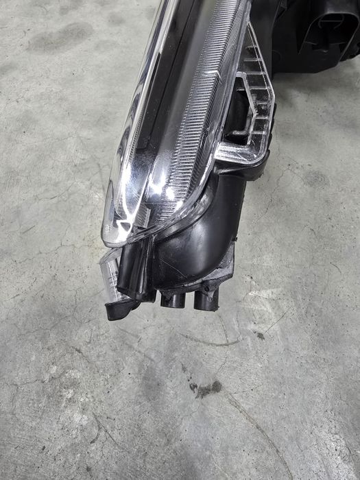 Фара toyota Corolla e210 левая