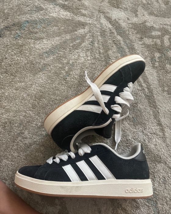 Adidas grand base