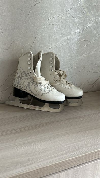 Продам Коньки детские