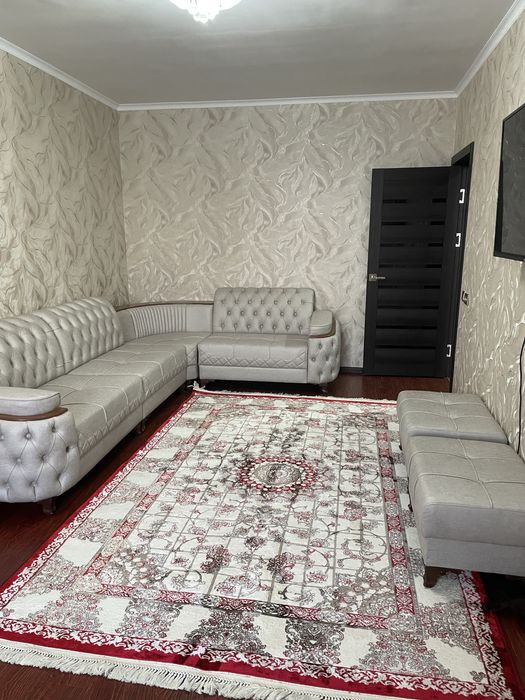 Продаётся 3 комнатная квартира в центре Чирчика