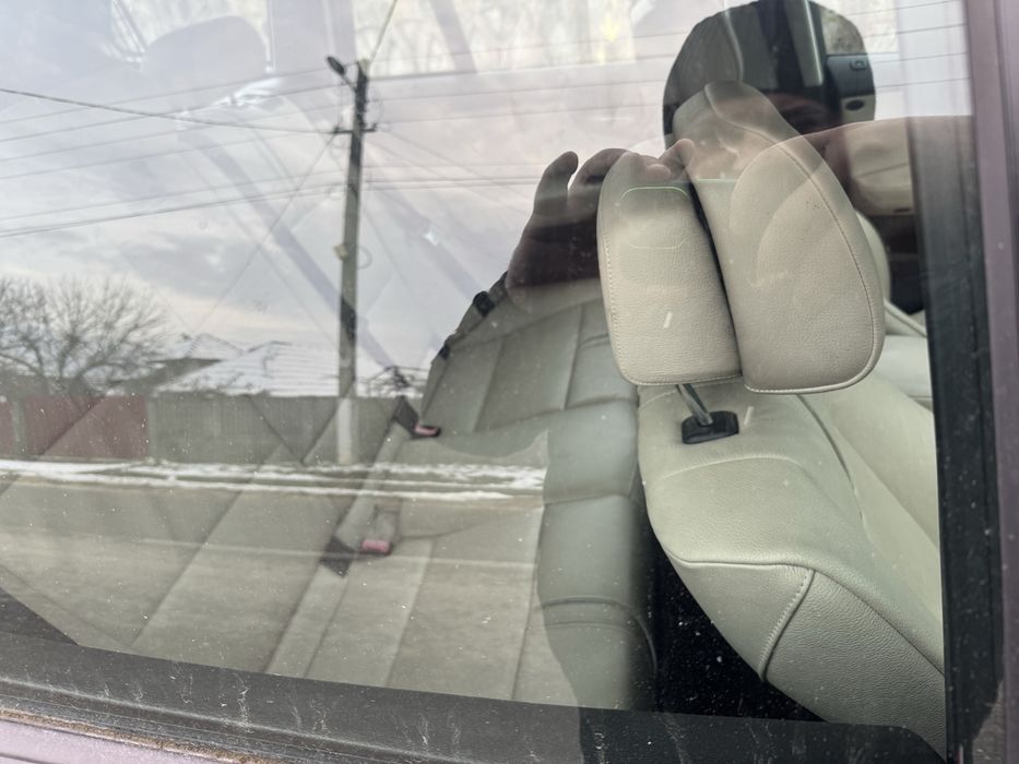 Vand  X3 2009 2l 177cp . Masina este recent adusa din germania .