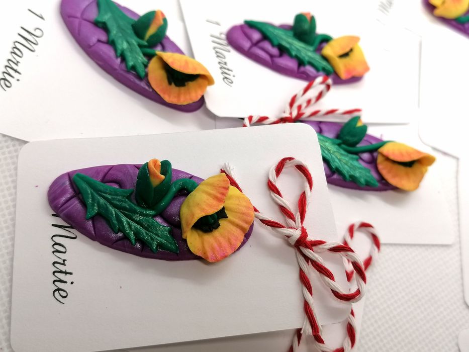 Brosa martisor handmade lalele din Fimo
