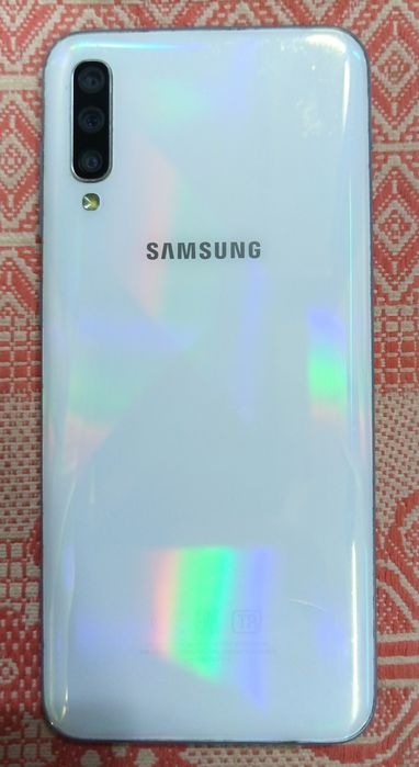 Продам Самсунг А50