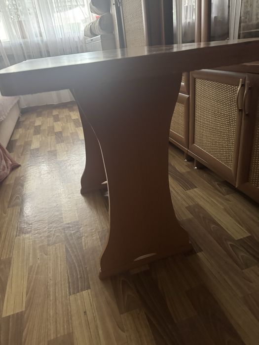 Продам кухонный стол