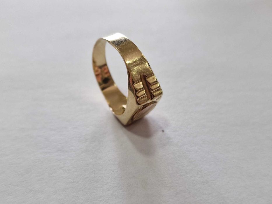 Златен пръстен 14К 585 / 3,45 гр.