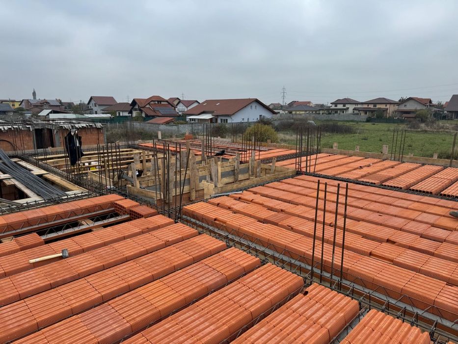 Duplex cu 4 cam la cheie,130mp utili,350mp teren,P+E,Mosnita,210000 e