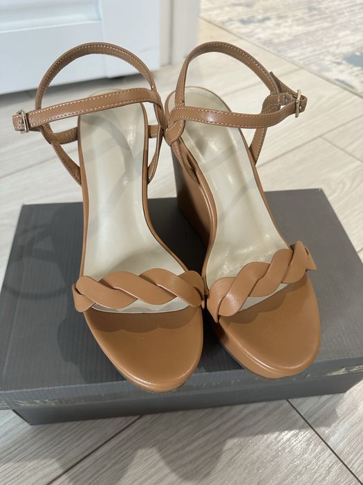 Босоножки Charles & Keith
