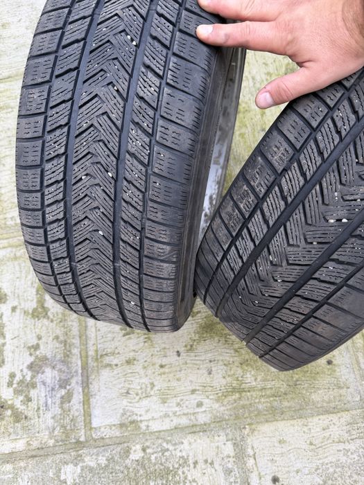 Vand 4 Jenti cu cauciucri de iarna 245/45/19 Bmw originale