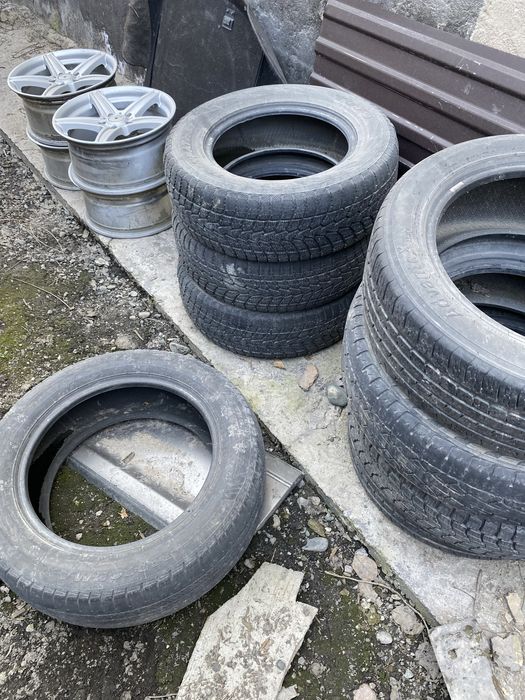 Продается шины на Lexus