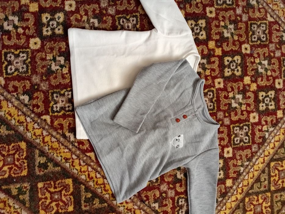 Продам детские кофточки