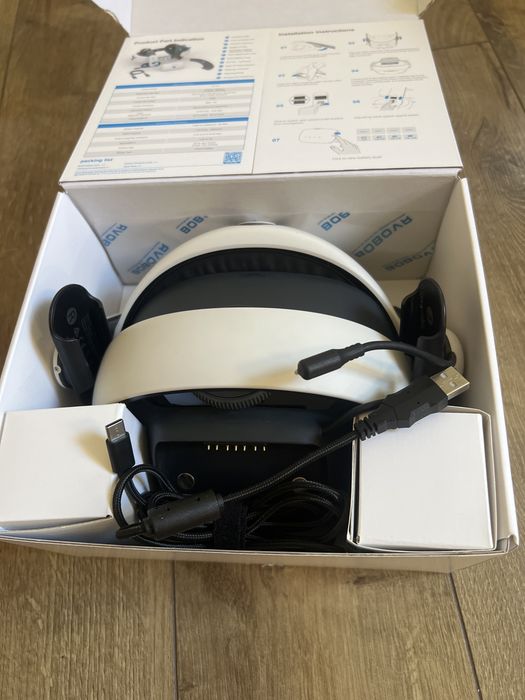 Vand meta quest 3 de 512gb original cu head strap, si cu charging stand, URGENT!!