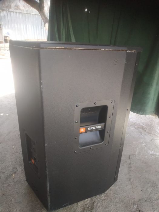 Акустическая система  UBL SRX700