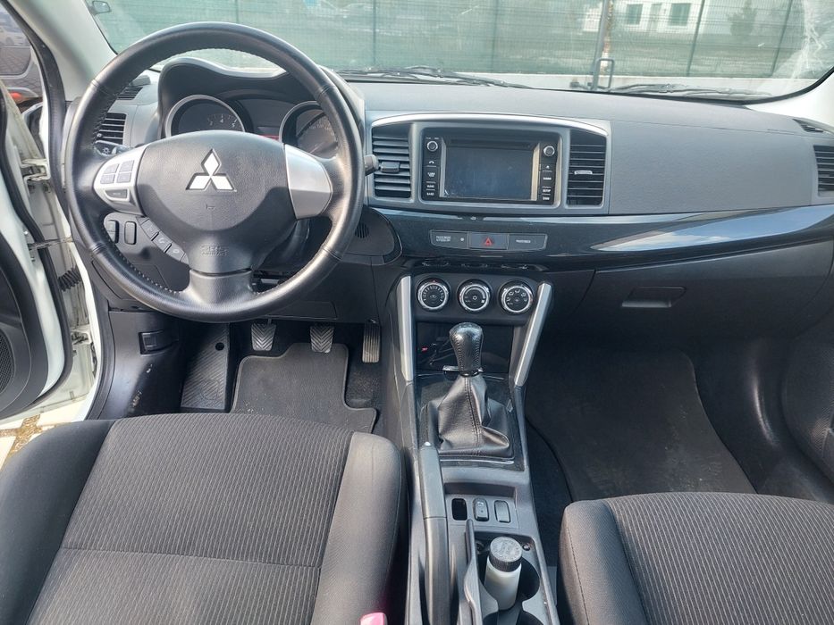 Mitsubishi lancer 2017