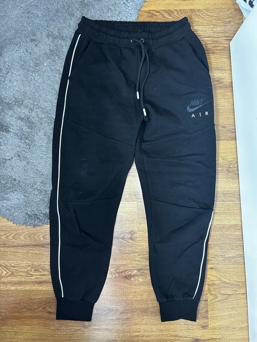 Блузи Jordan ,Essentials,Chicago Bulls ,Lakers,Nike,Yale и др