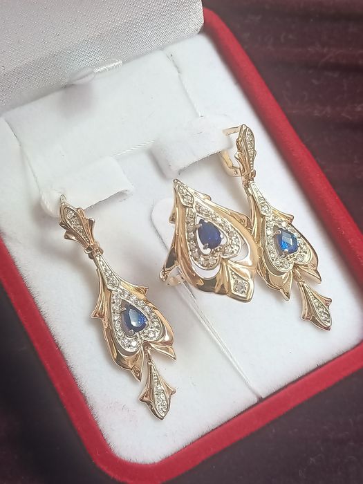 Продам золотой комплект р19