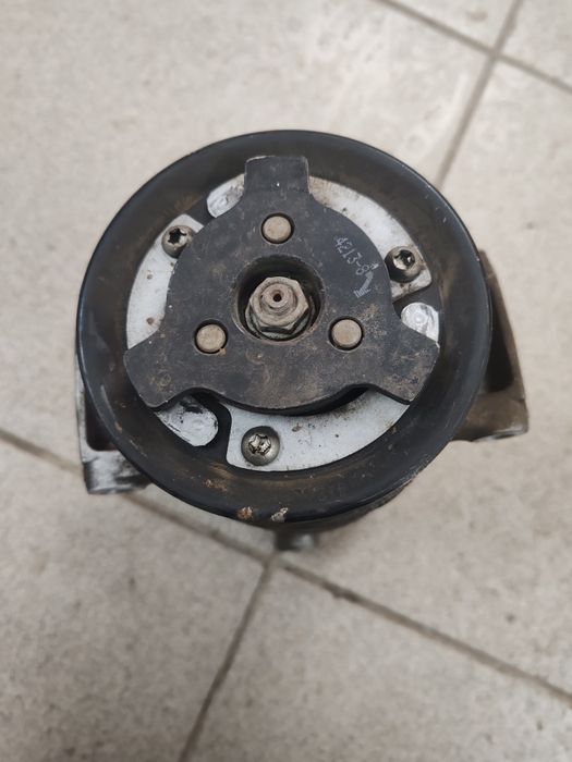 Компрессор кондиционера VAG