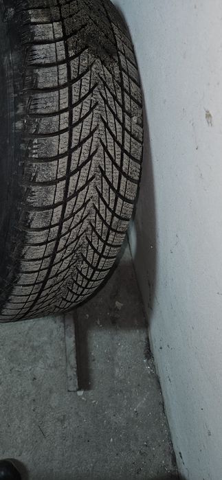 Джанти с зимни  гуми 215 65 16 vw