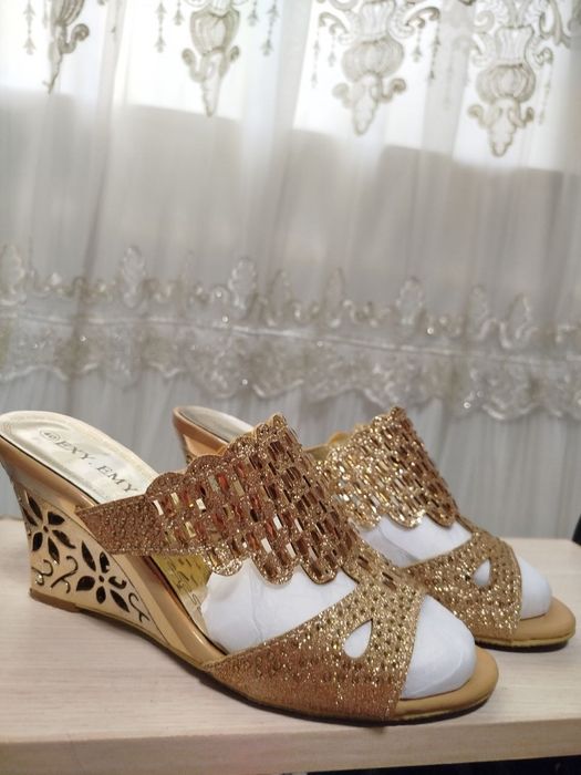 Ayollar tuflisi 40 razmer