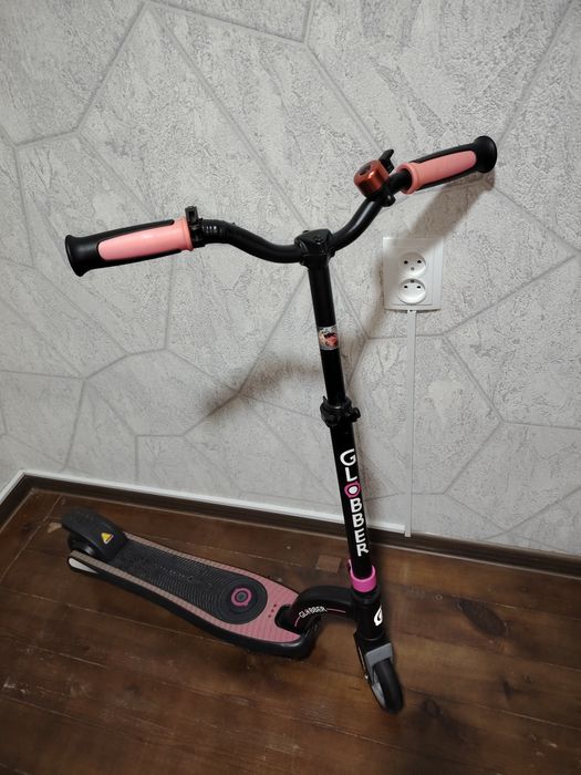 Продам электросамокат Glober one K e - motion 10