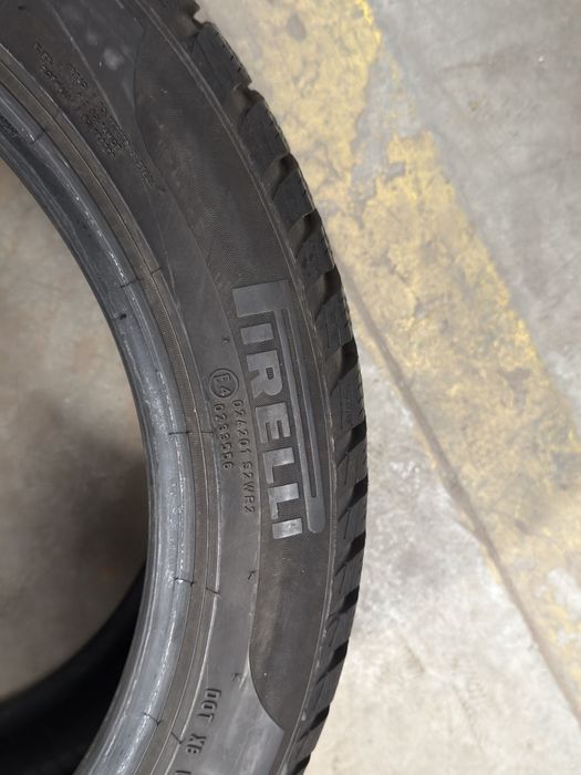 Vand 4 anvelope 235/45/18 pirelli de iarnă ca noi