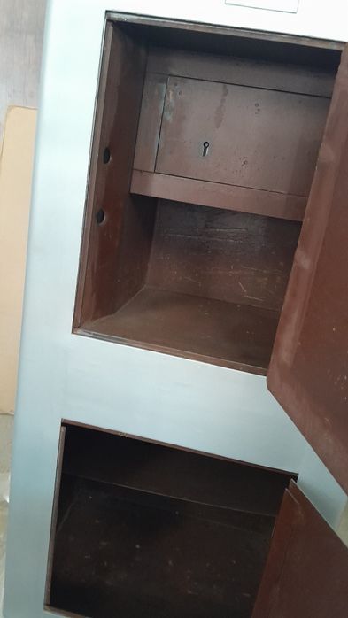 Песочный сейф, огнеупорный металлический