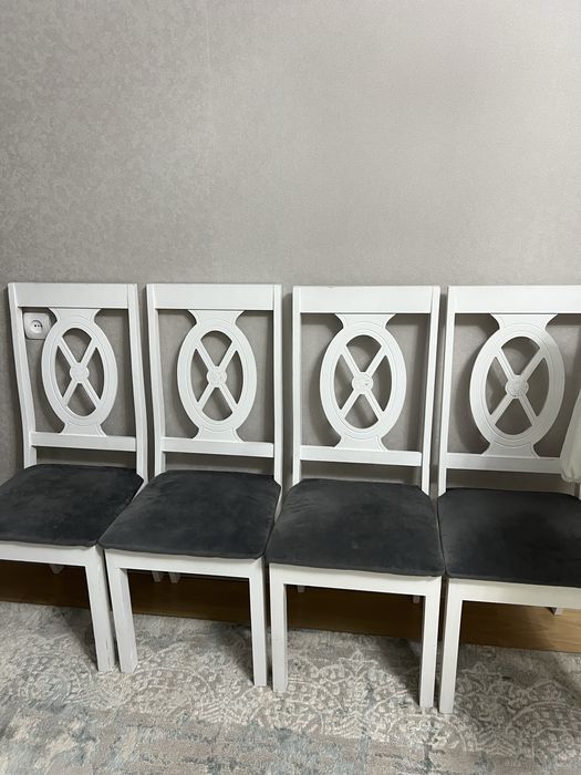 2 Стола и стулья