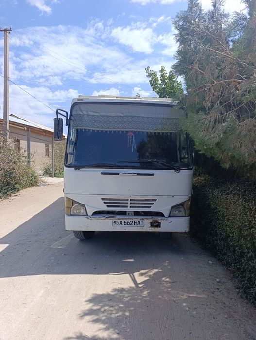 Gruzavoy    Isuzu