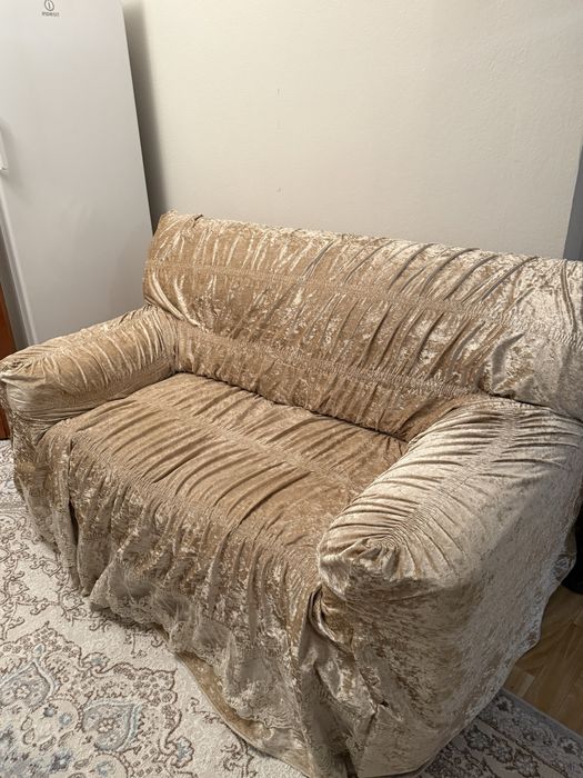 Продам диван для гостинной.