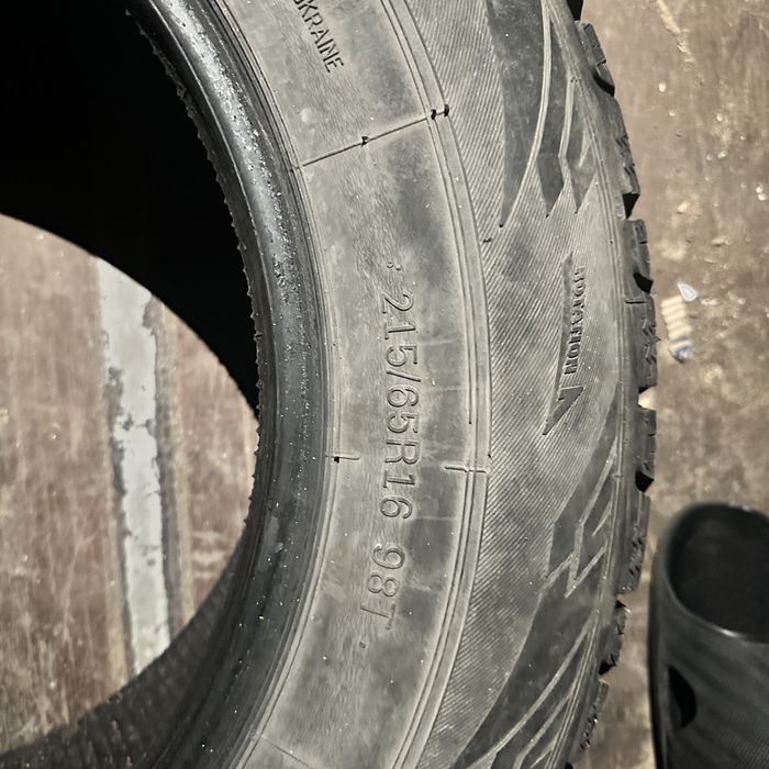 Резина 215/65R16