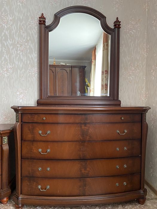 Спальный гарнитур